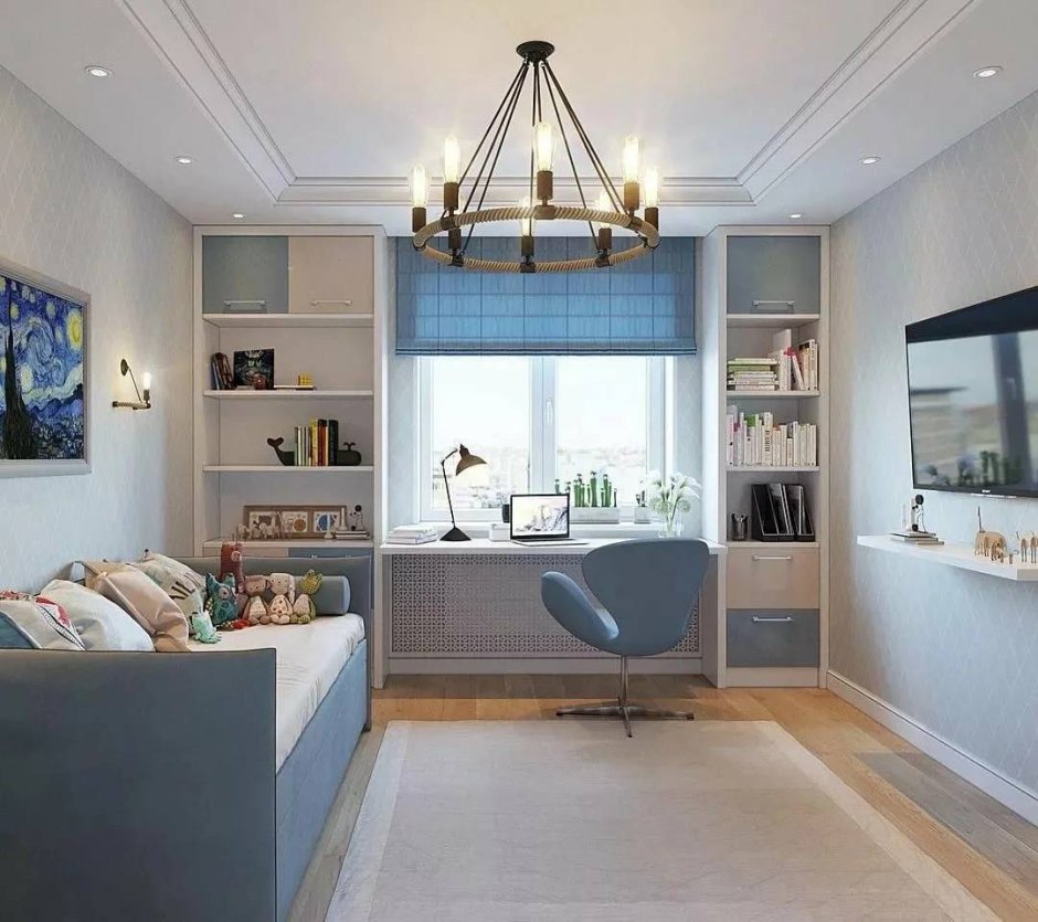 Компьютерный стол у окна