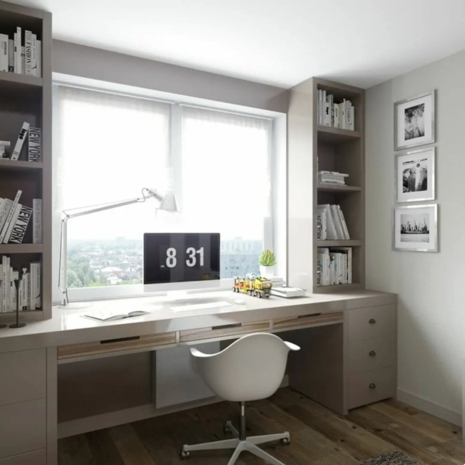 Письменный стол в узкой комнате