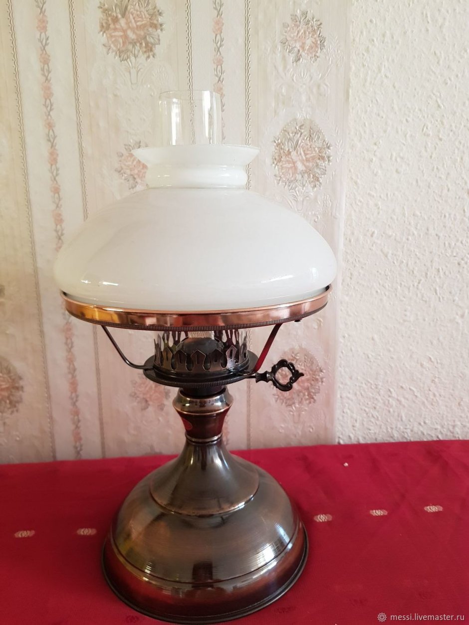 Керосиновая лампа Винтаж