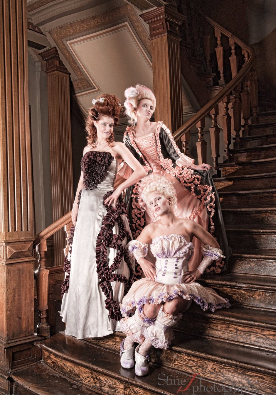 Мария Антуанетта в стиле Барокко золотое платье