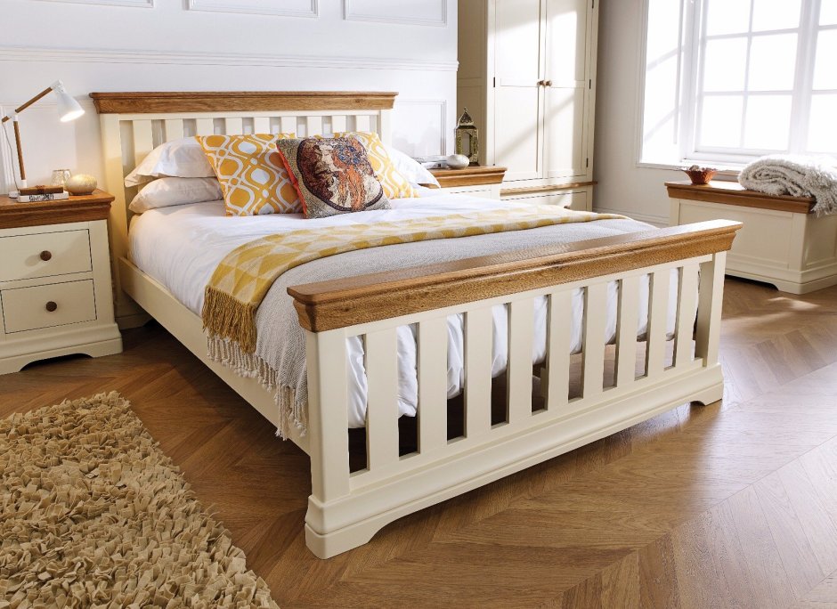 Двуспальная кровать Кантри из массива