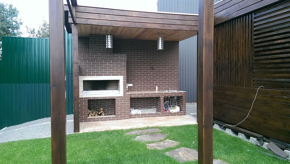 Площадка для мангала из кирпича