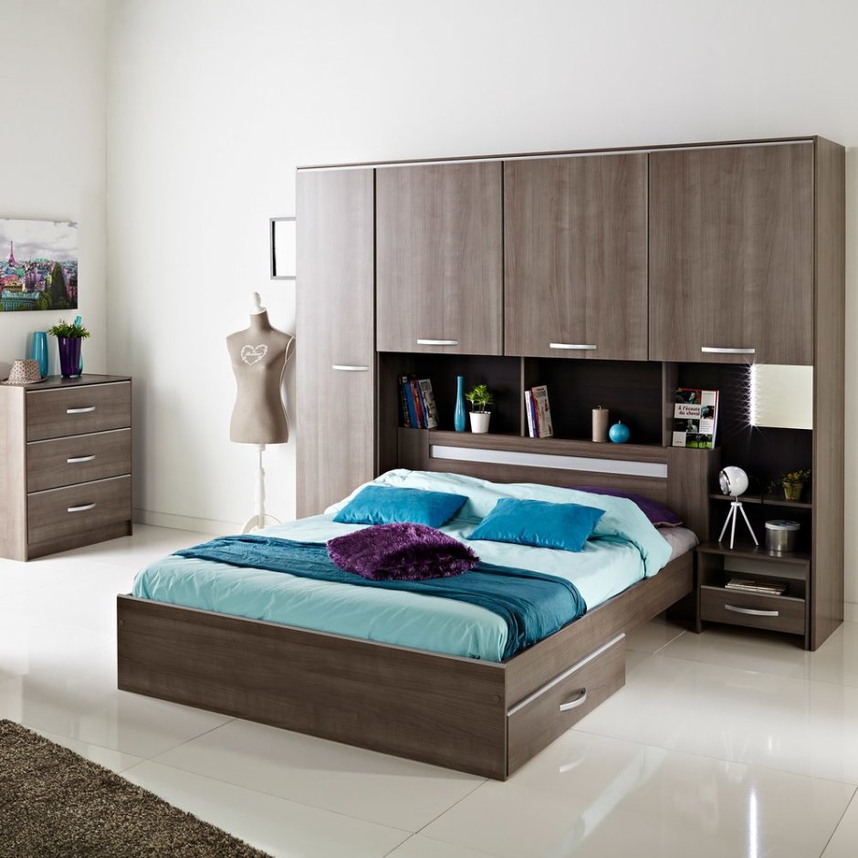 Спальный гарнитур с надстройкой над кроватью