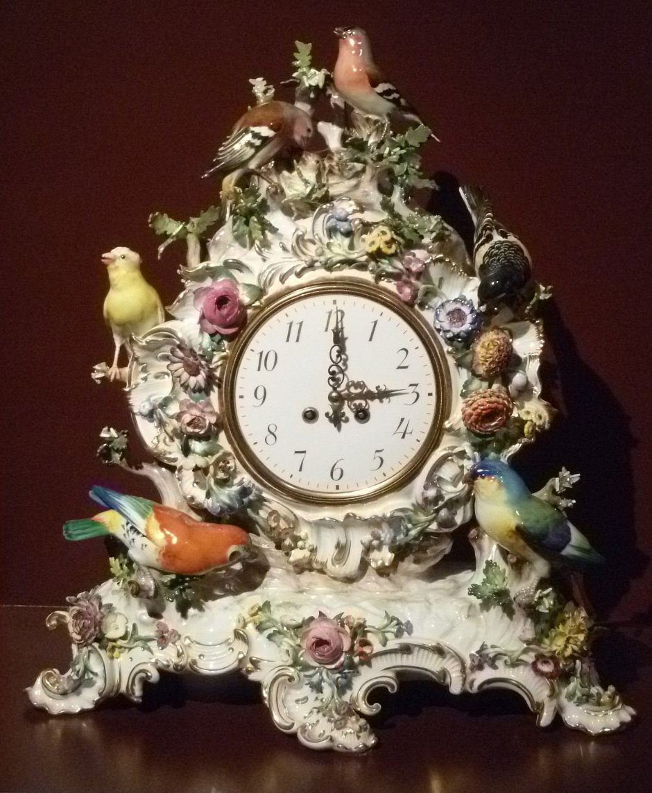 Часы механические будильник СССР янтарь