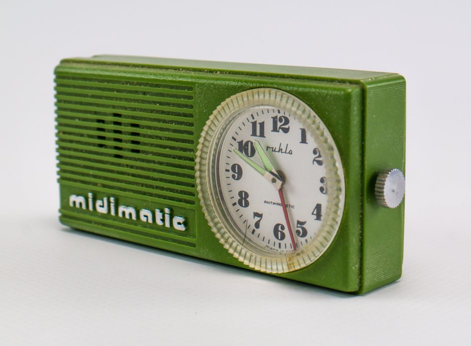 Часы Слава электронно механические