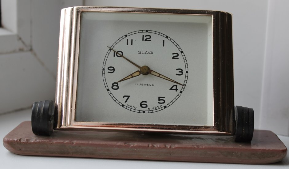 Часы настольные гдр