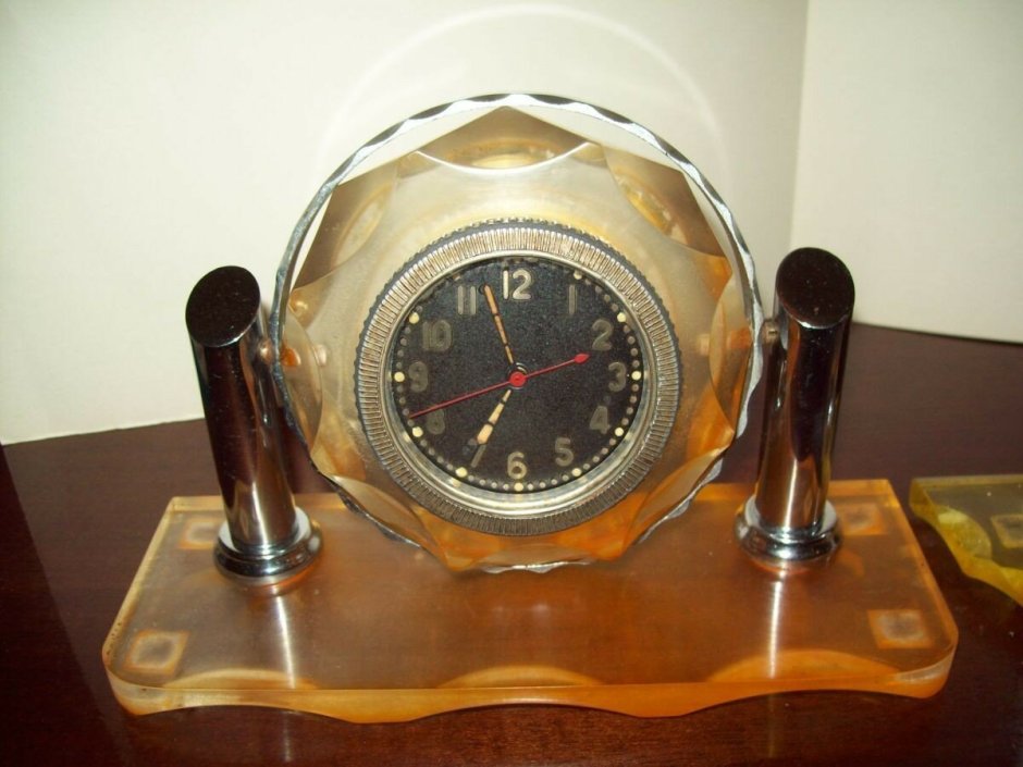 Часы янтарь на батарейке