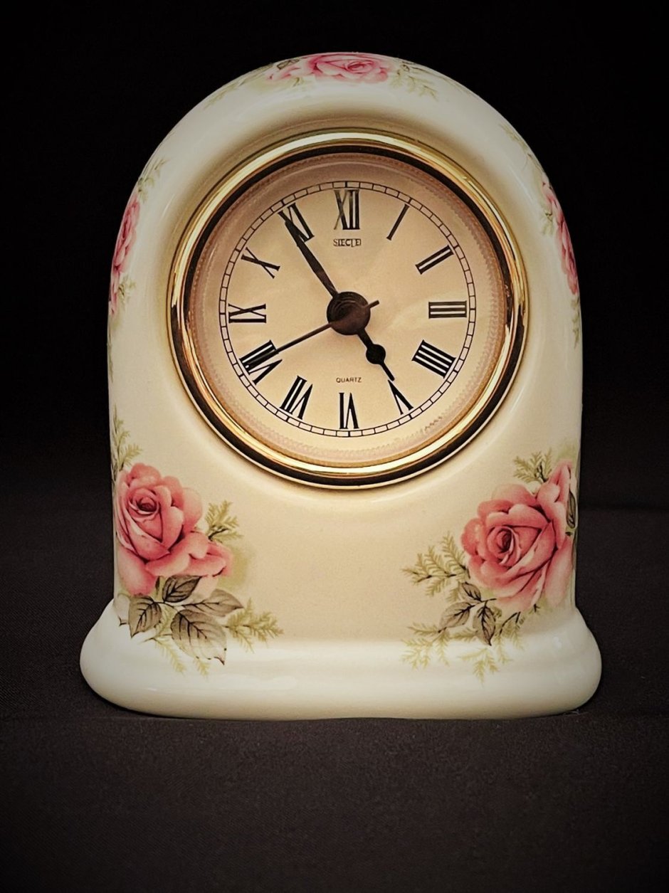 Часы фарфоровые настольные
