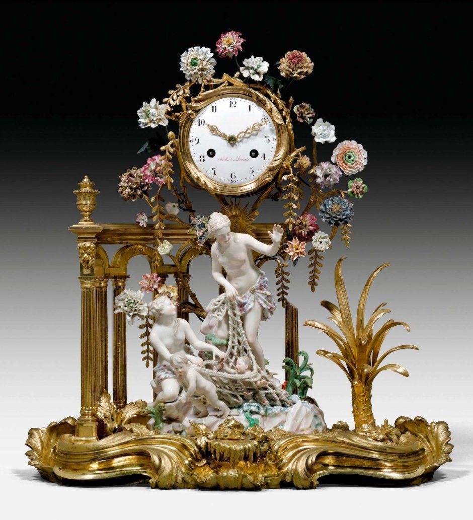 Красивые настольные часы