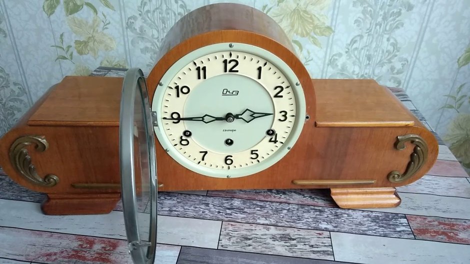 Каминные часы Howard Miller