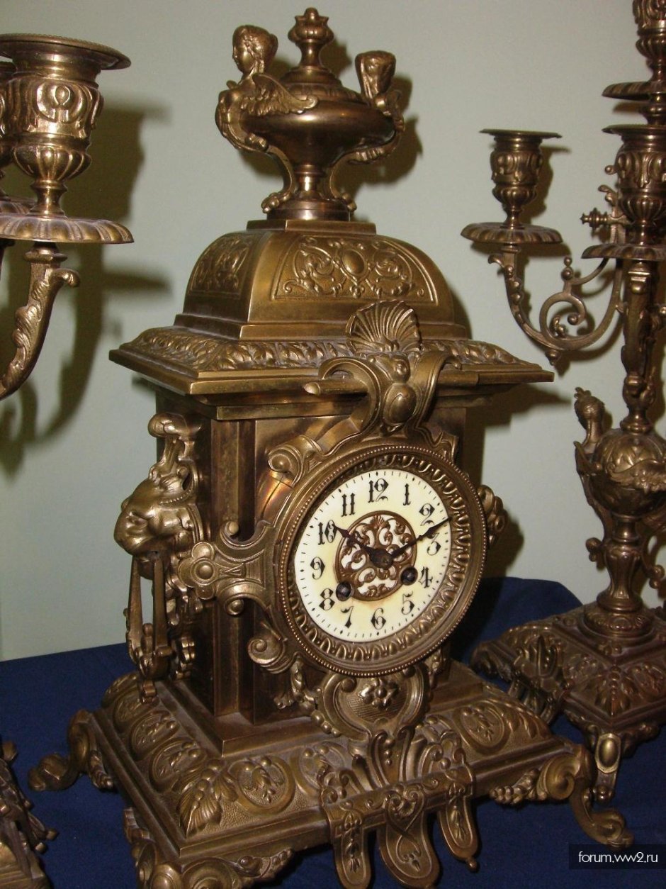 Старинные настенные часы