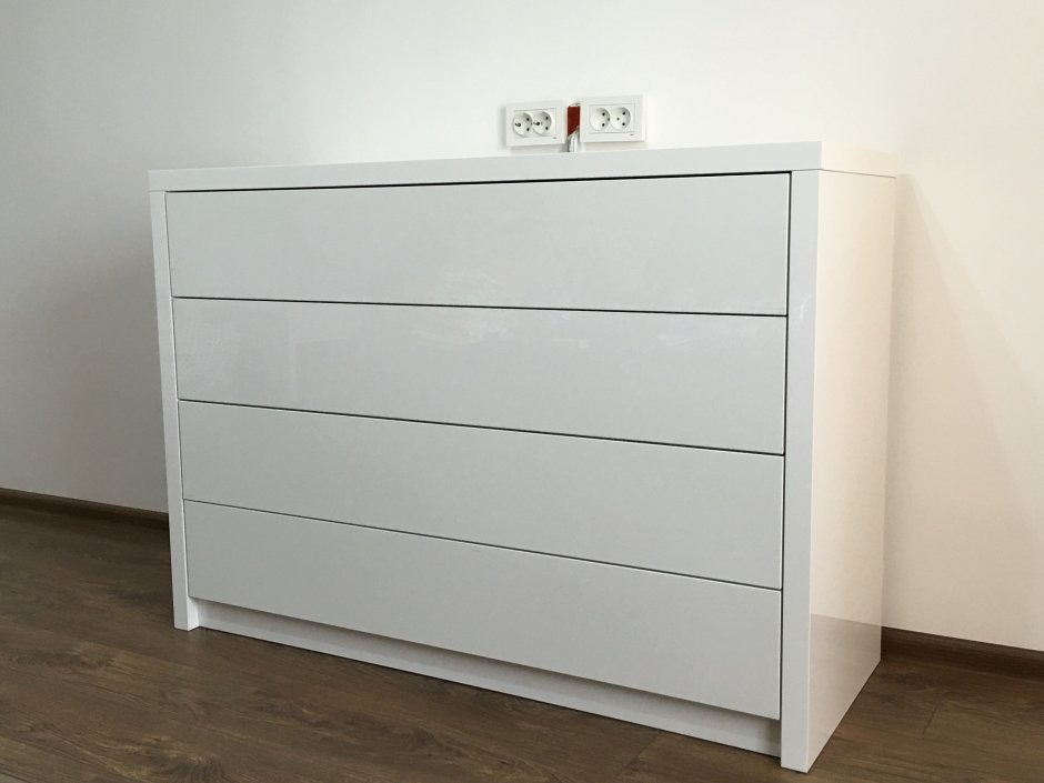 Комод без ручек белый