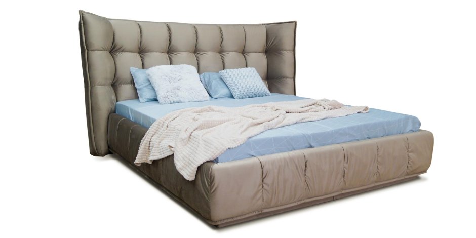 Кровать двуспальная с ушами в изголовье