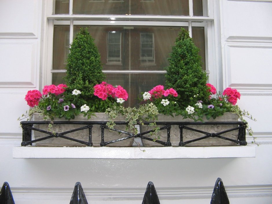 Кронштейн для цветов на окно снаружи