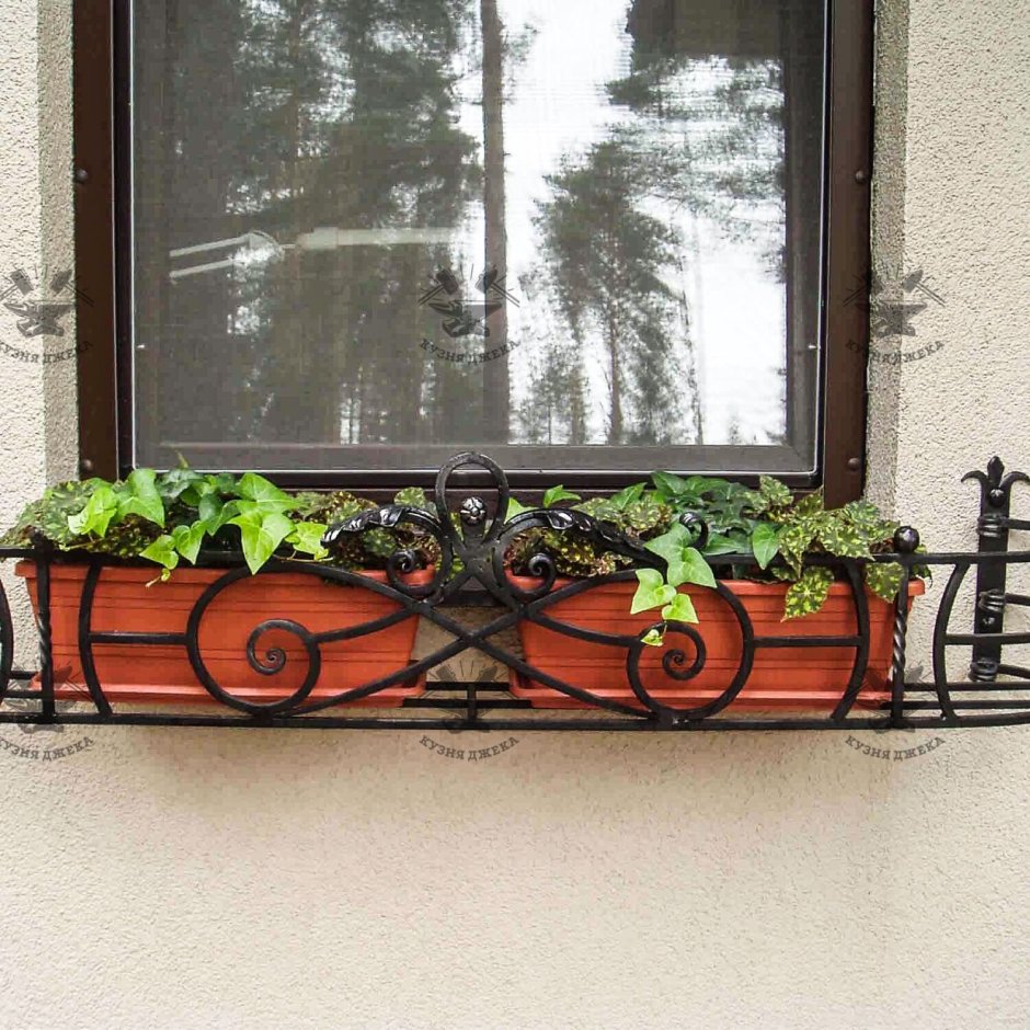Кованые подставки для цветов на окна