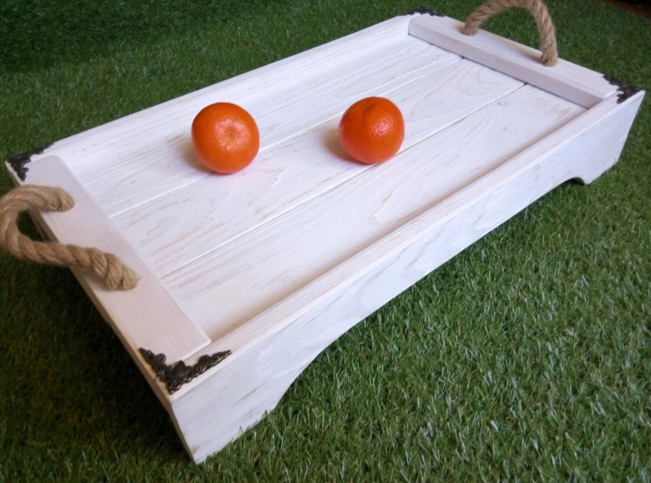 Деревянные подносы с бортиками