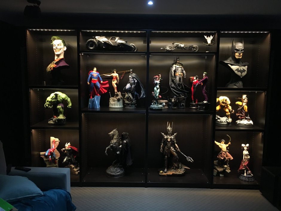 Угловой книжный стеллаж