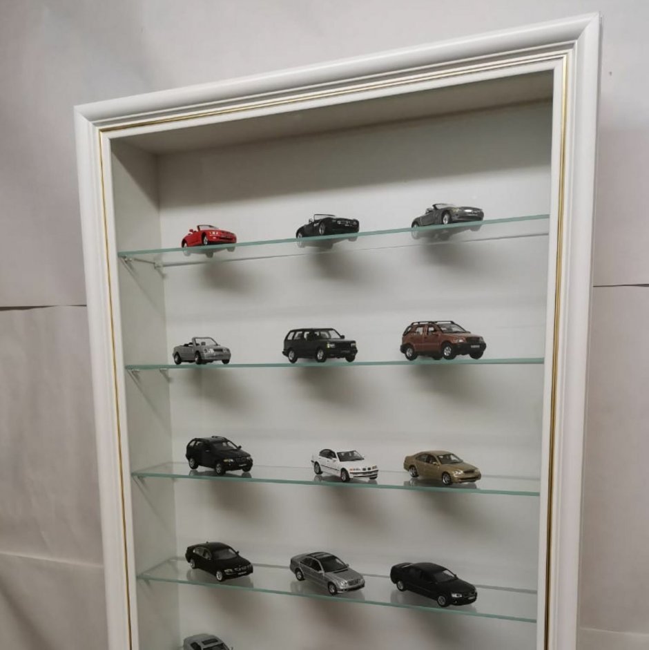 Стеллаж для коллекции