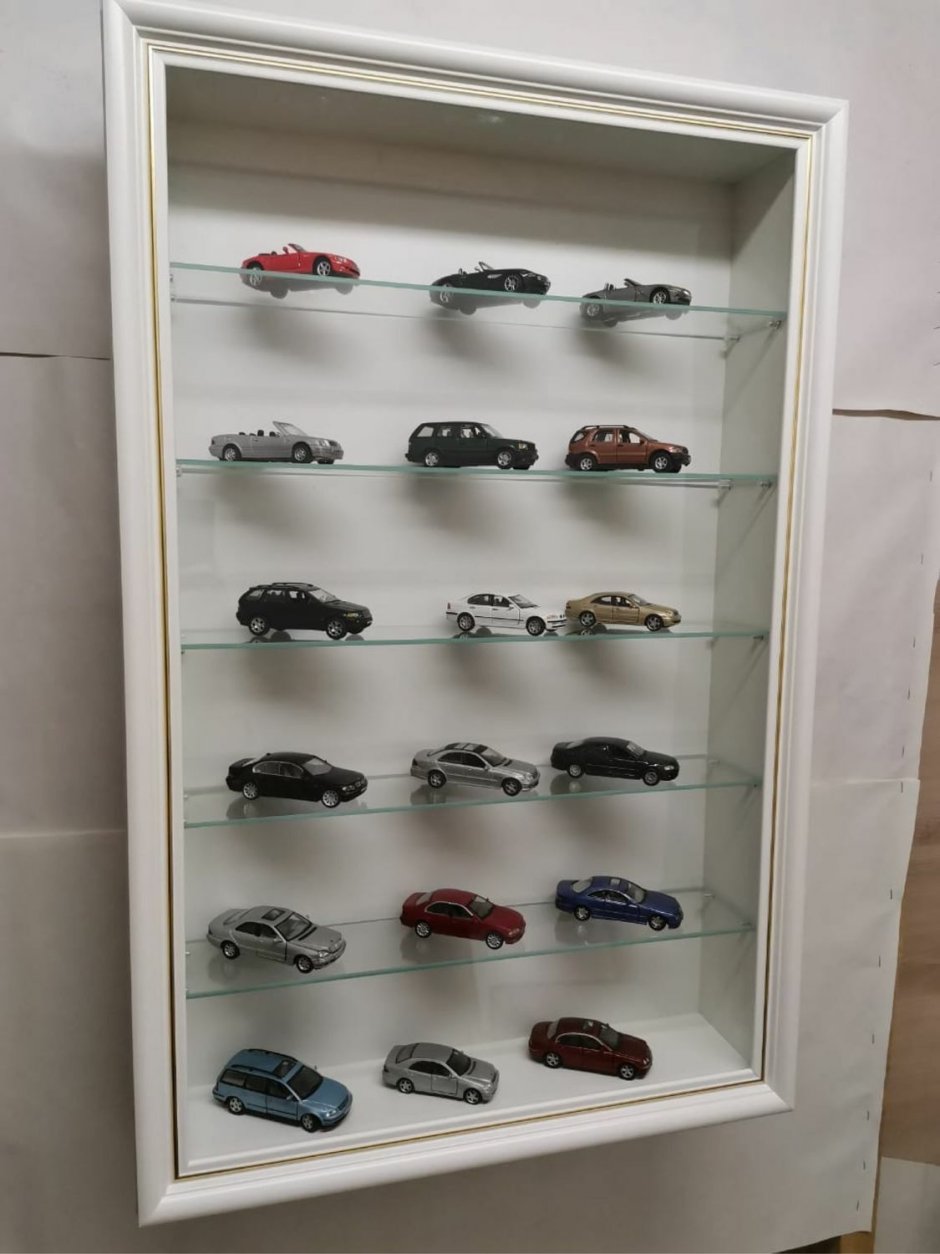 Howard Miller витринный шкаф