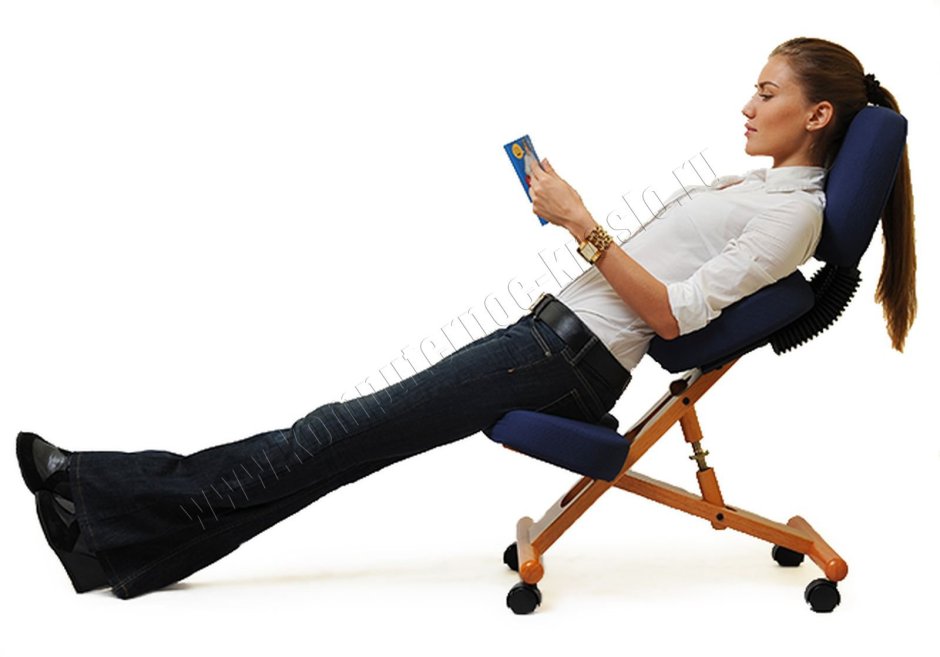 Сломанный офисный стол