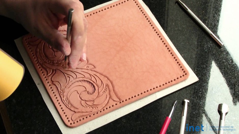 Аксессуары из кожи