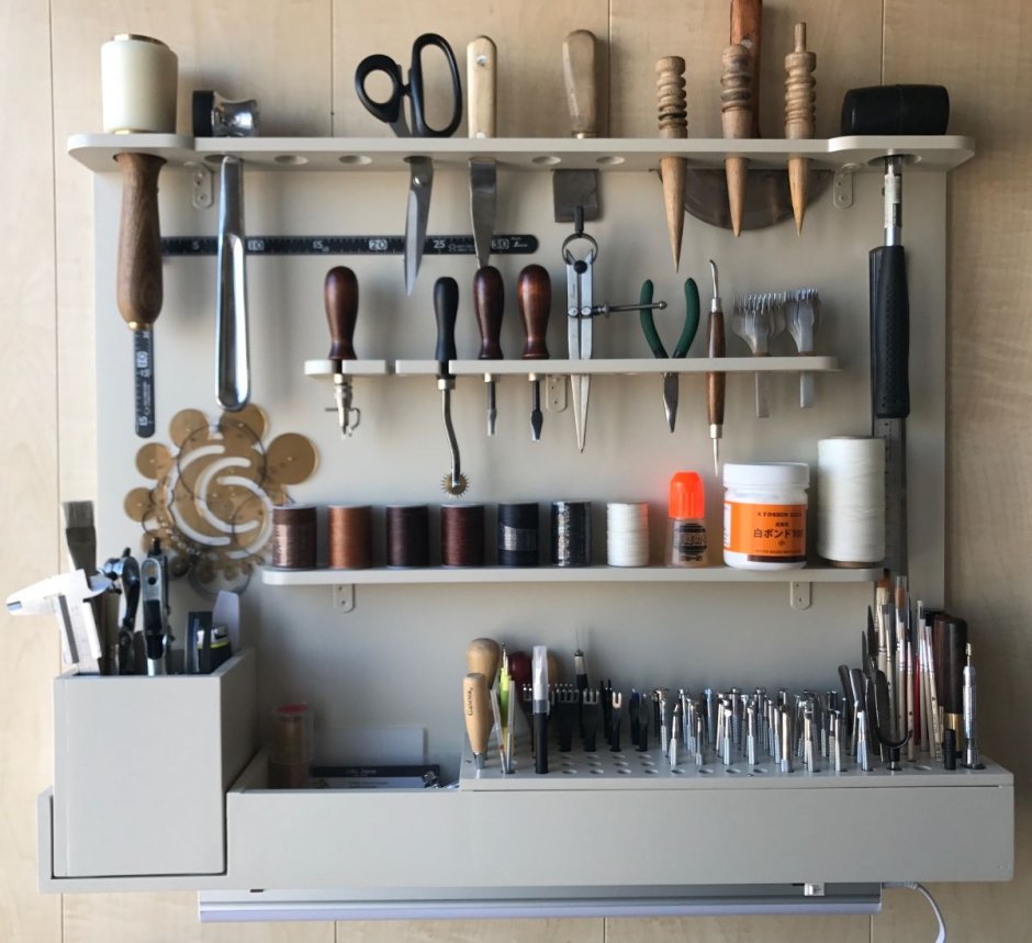 Стол для работы с кожей