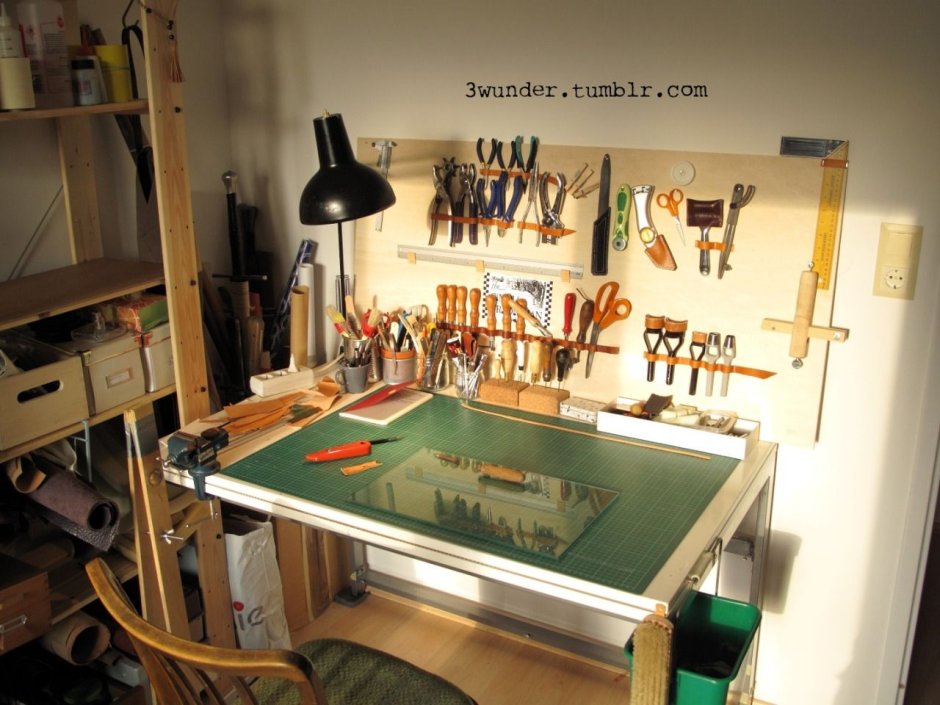 Стол для кожевенной мастерской