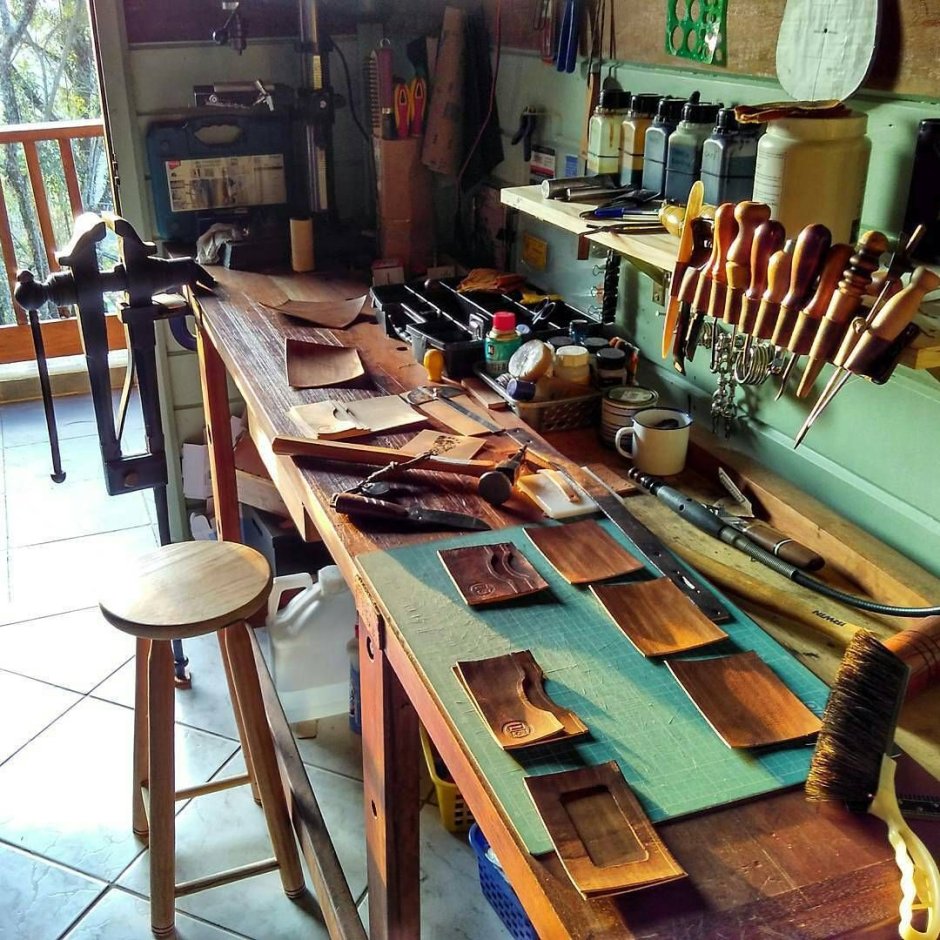 Стол для кожевенной мастерской