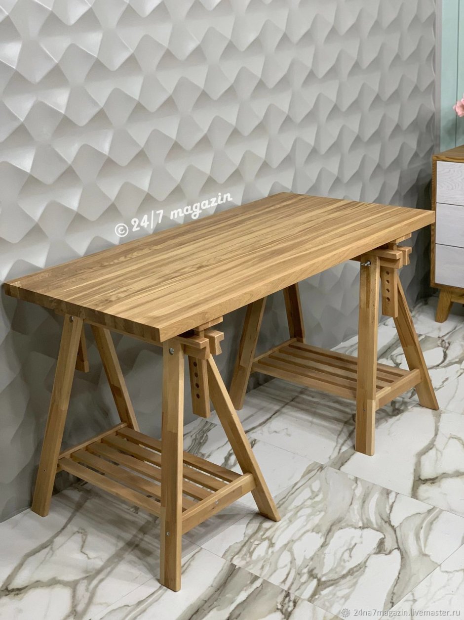 Столик из чемодана