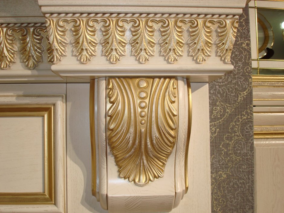 Резная пилястра