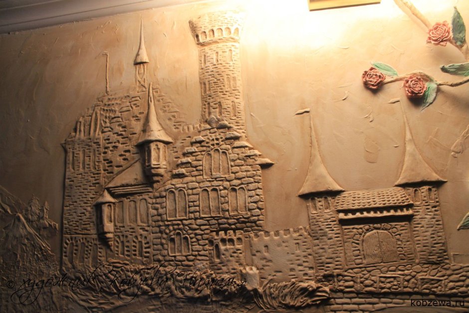 Барельеф замок