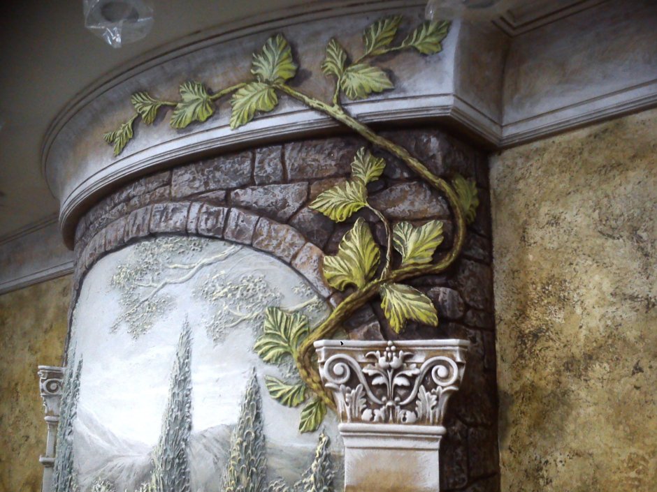 Готическая роспись стен