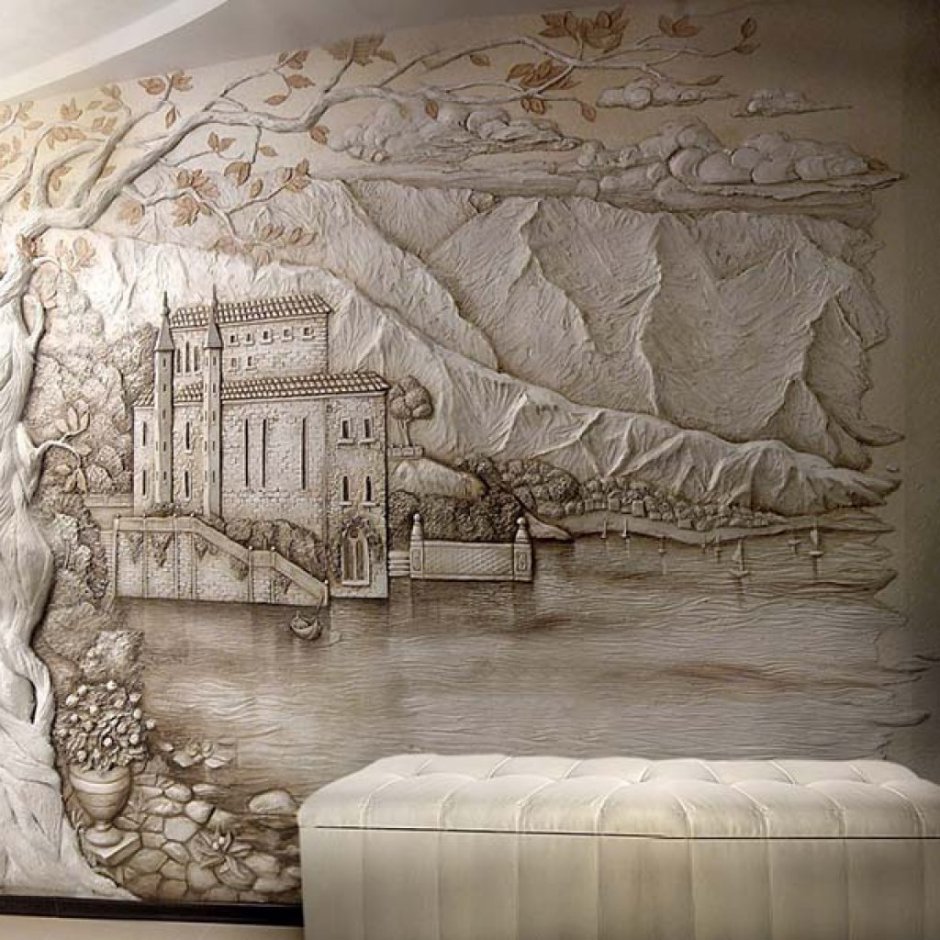 Барельеф на стене замок