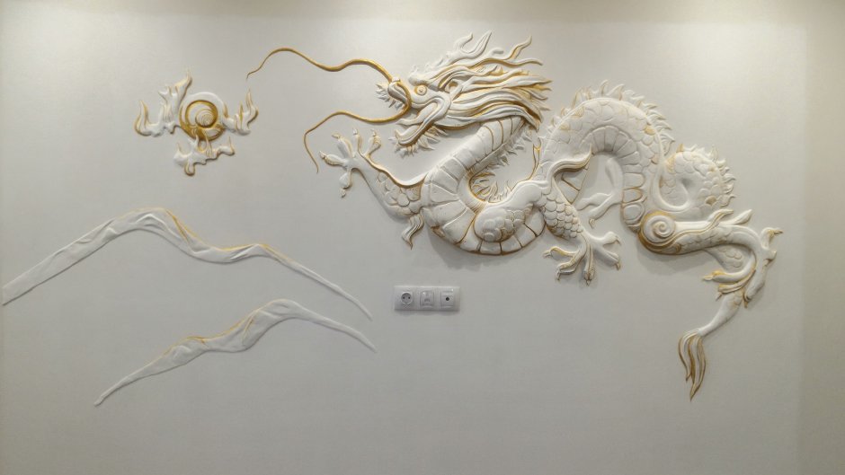 Барельеф дракон