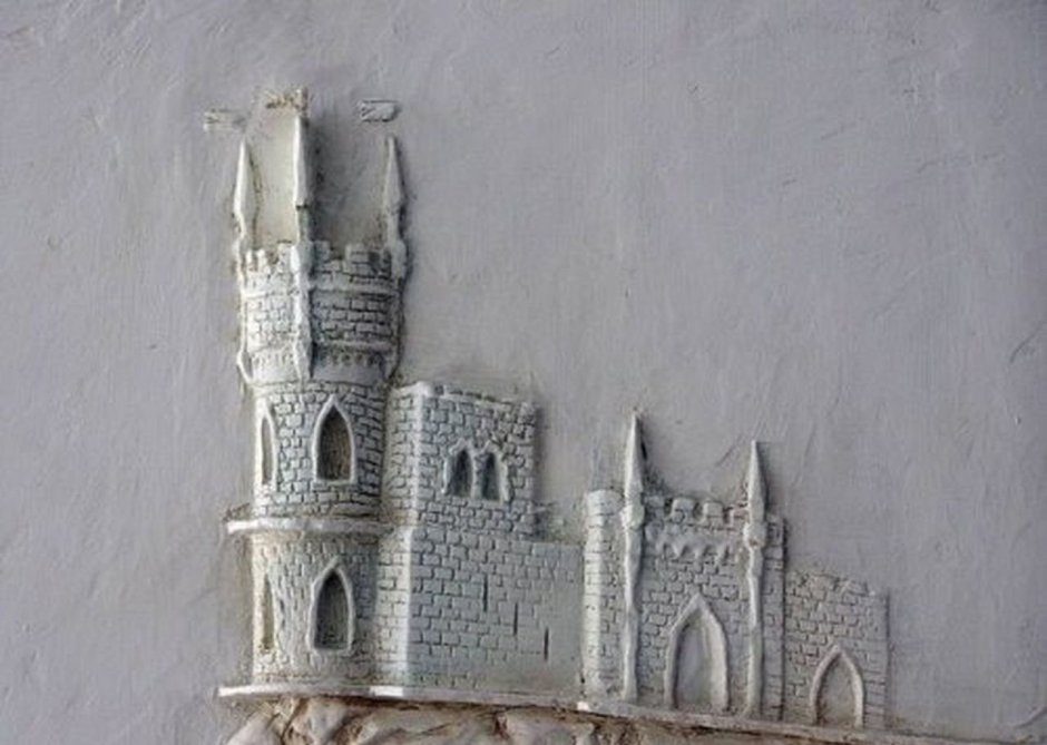 Барельеф замок