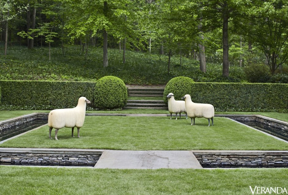 Современные скульптуры в ландшафте