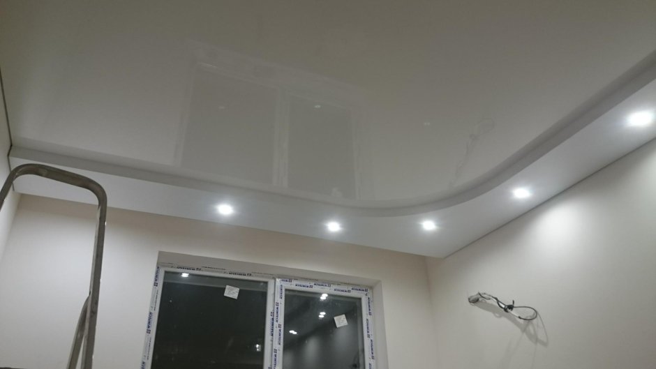 Двухуровневый потолок г образный