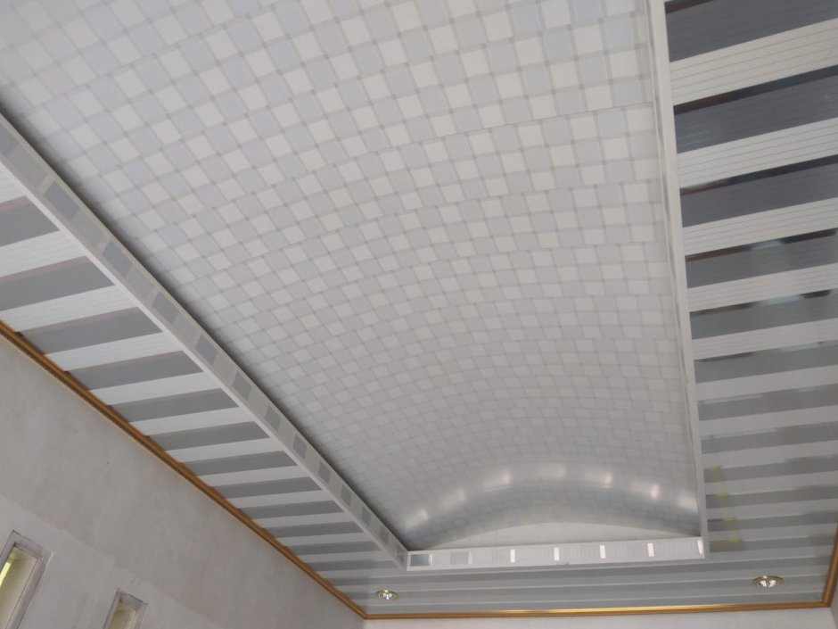 Пластиковый потолок фигура