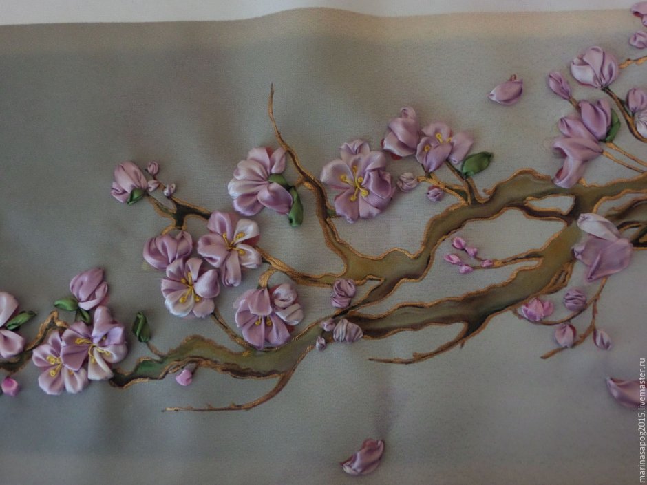 Барельеф на стене