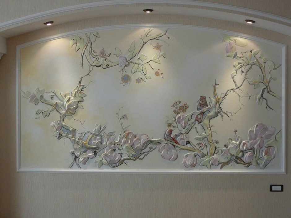 Барельеф в прихожей