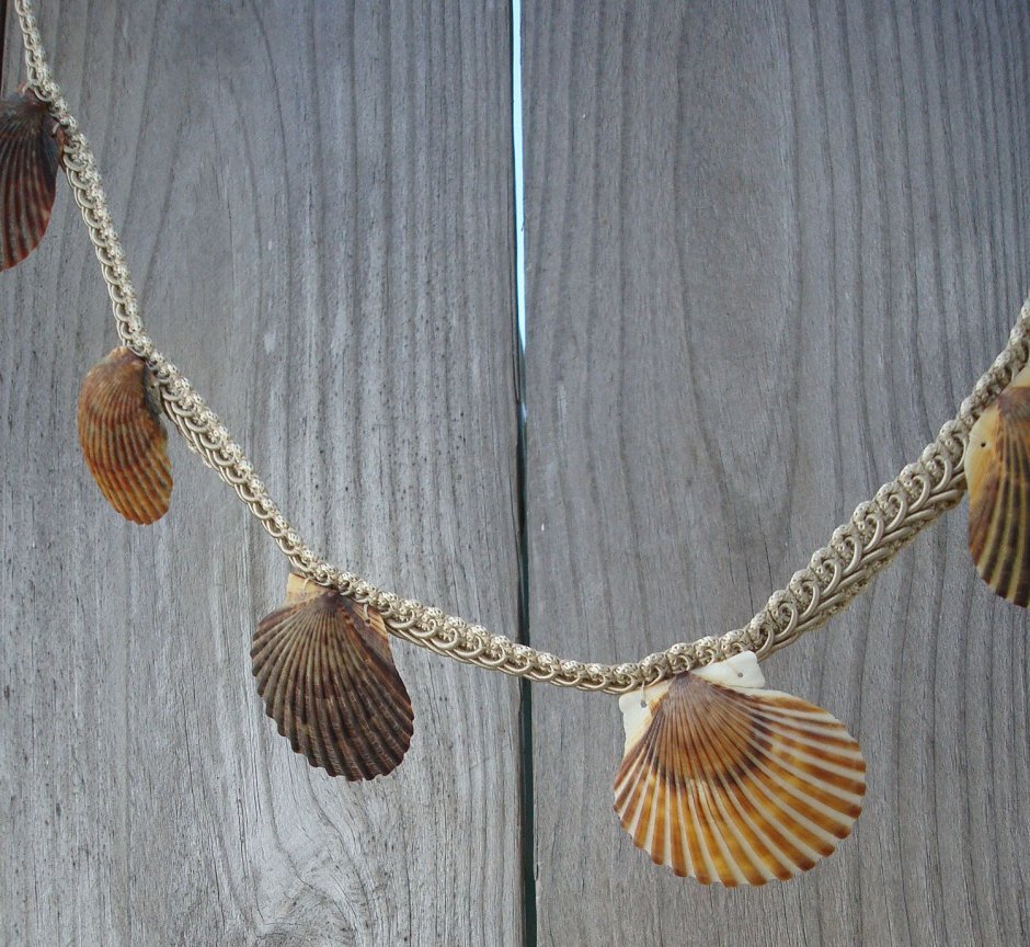 Гирлянда из ракушек и ши
