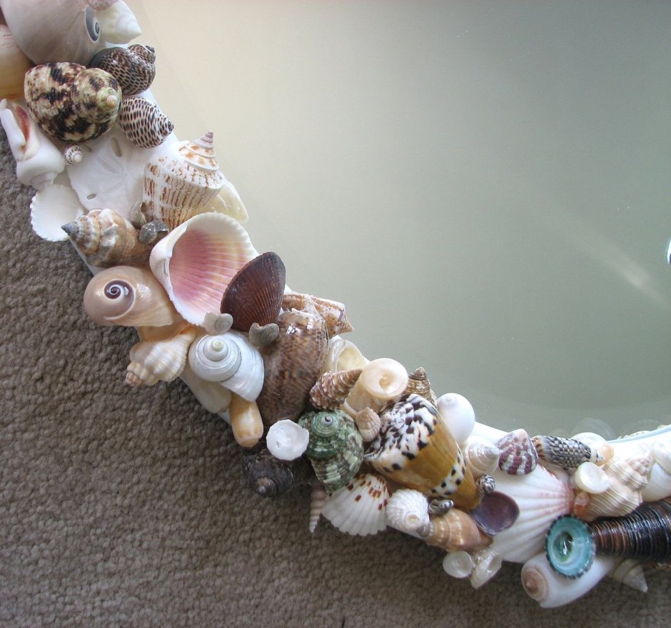 Декоративный венок из ракушек