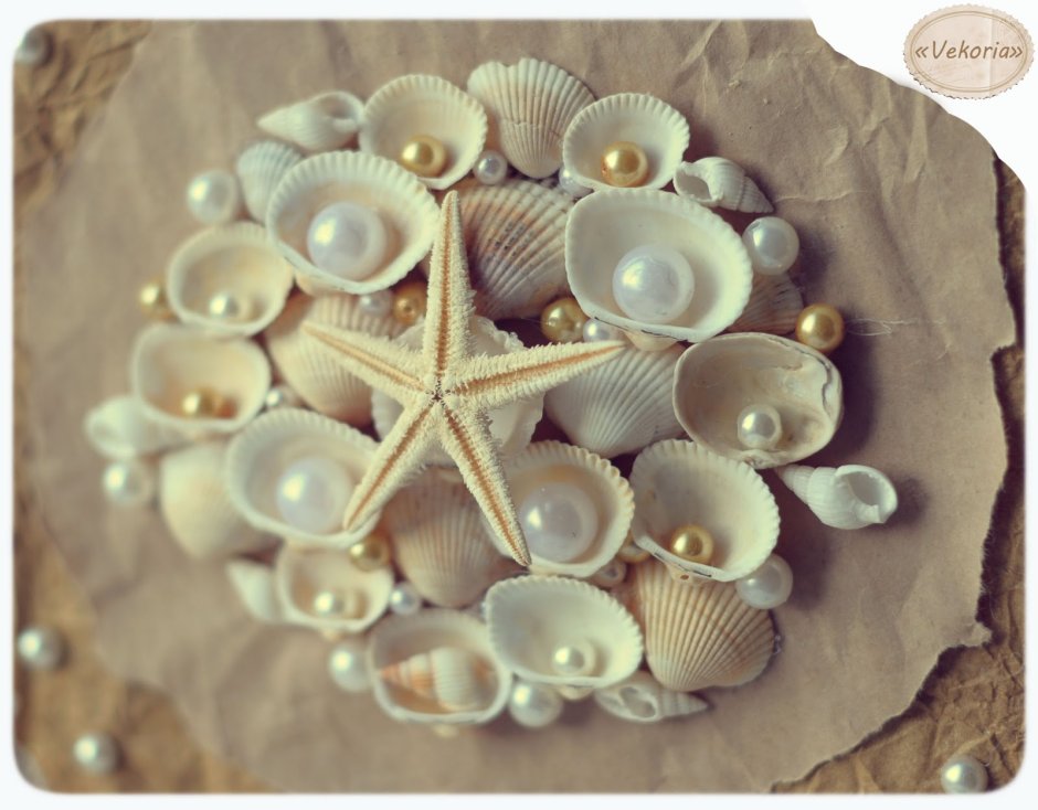 Бусы из ракушек маленьких