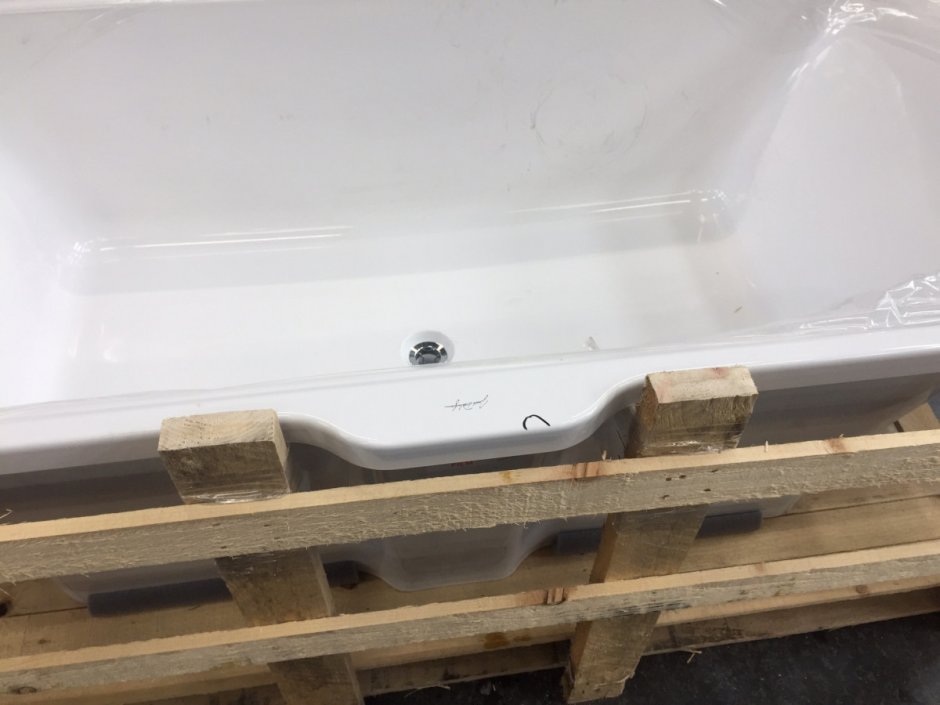 Ванна из цельного камня