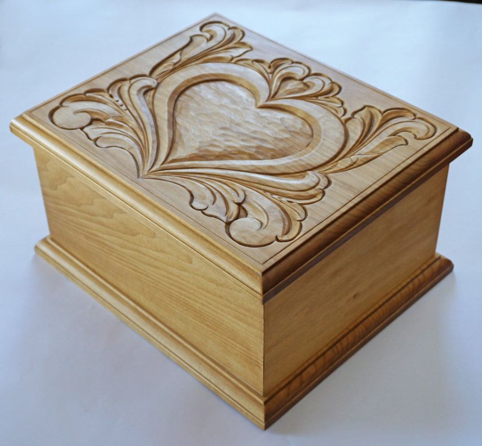Шкатулка из дерева
