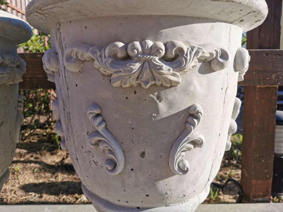 Уличные вазоны из бетона