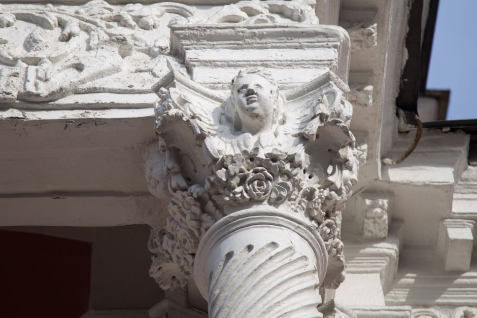 Меншикова башня барельефы хлеб