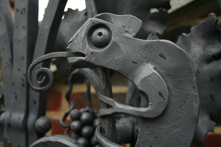 Старинная художественная ковка