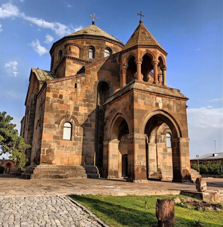 Церковь Святой Рипсиме Армения