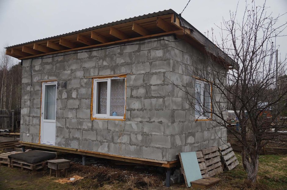 Садовый домик из пеноблоков